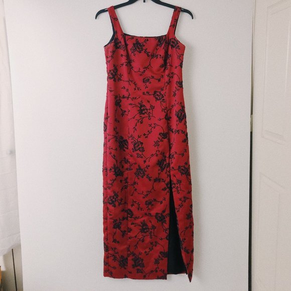 Red and black beaded y2k gown Jeffrey and Dara - Picture 8 of 8